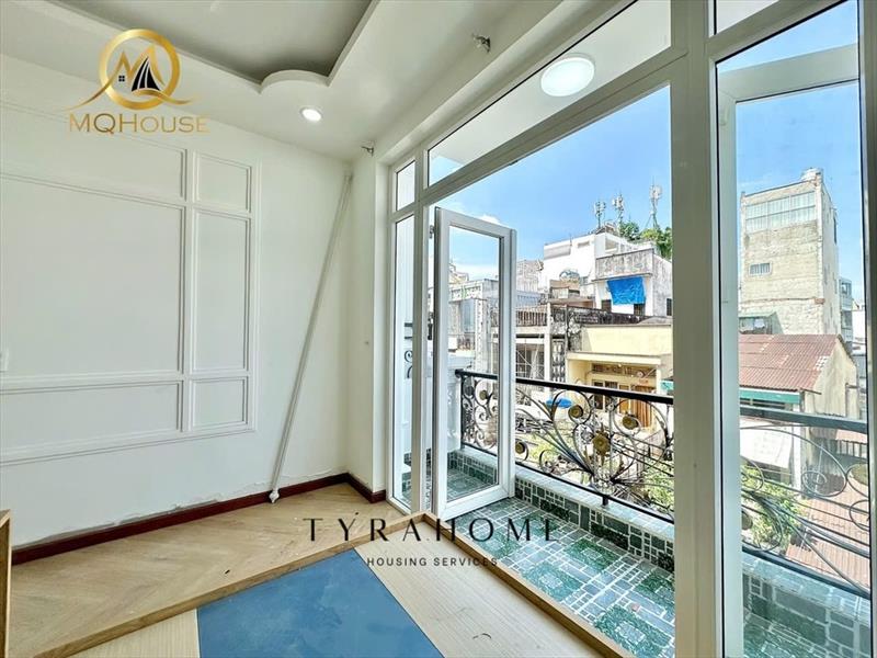 PHÒNG FULL NỘI THẤT CÓ BAN CÔNG