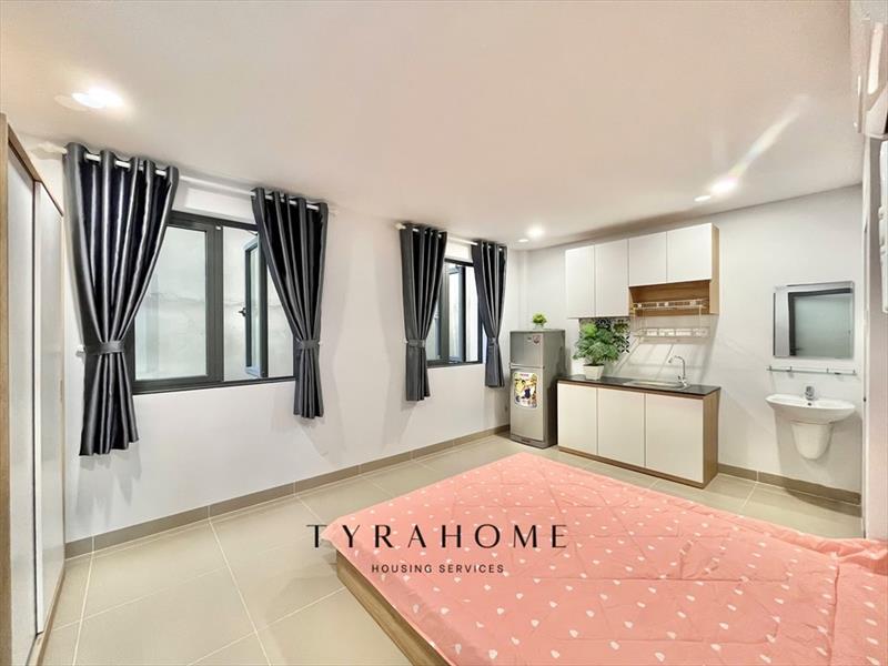PHÒNG FULLY FURNISHED WITH WINDOW