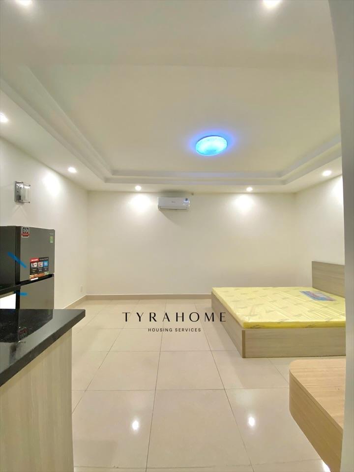 PHÒNG FULLY FURNISHED WITH WINDOW