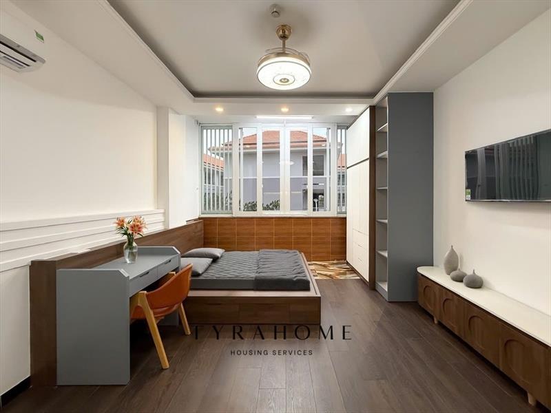 SERVICED APARTMENT FULLY FURNISHED WITH WINDOW