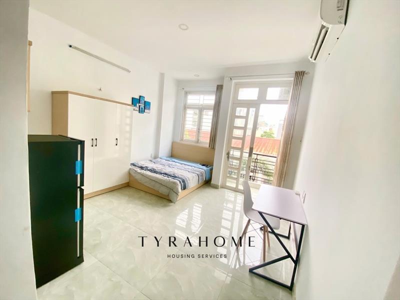 PHÒNG FULLY FURNISHED WITH BALCONY