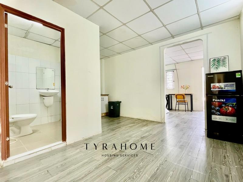 PHÒNG FULLY FURNISHED WITH BALCONY