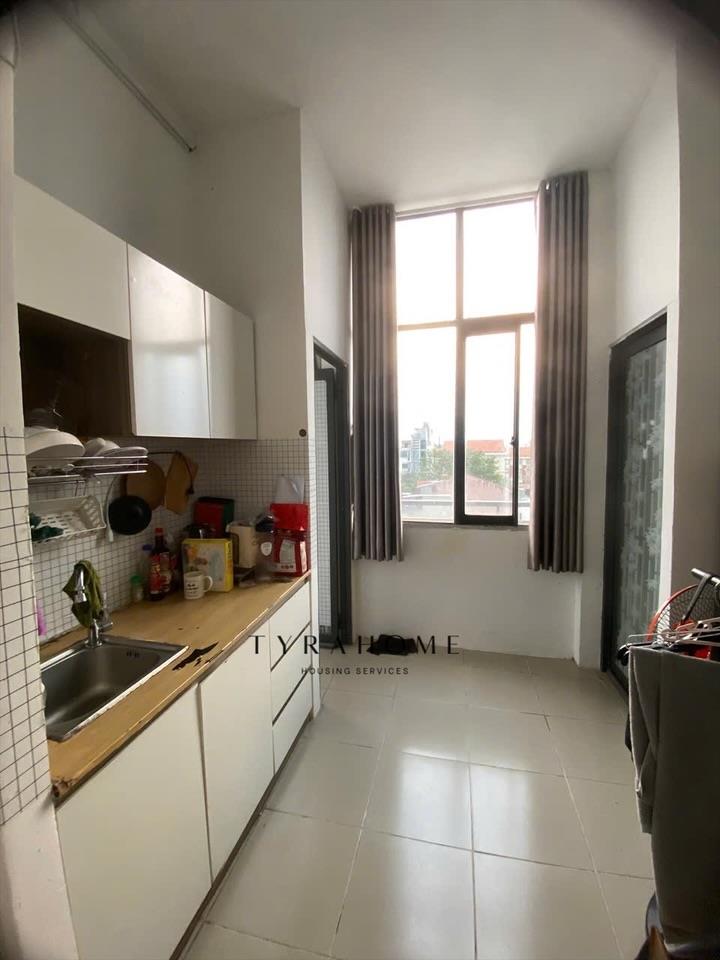 SERVICED APARTMENT FULLY FURNISHED WITH WINDOW