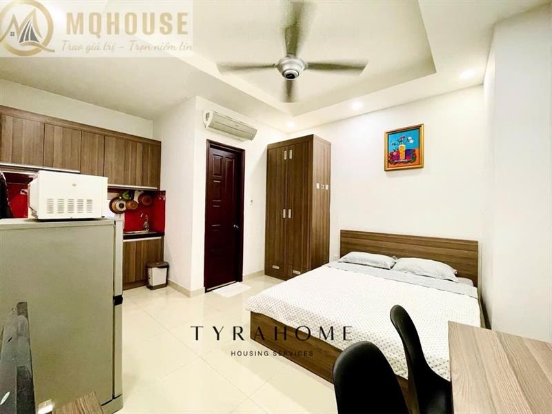PHÒNG FULLY FURNISHED WITH WINDOW