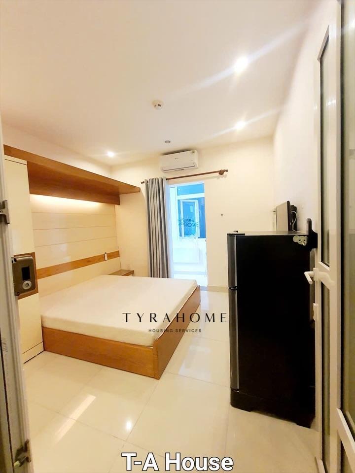 PHÒNG FULLY FURNISHED WITH WINDOW