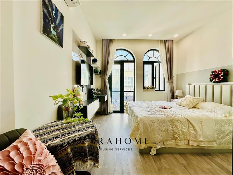 CĂN HỘ DỊCH VỤ FULL NỘI THẤT CÓ BAN CÔNG