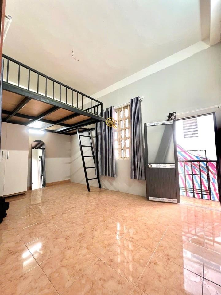 PHÒNG FULL NỘI THẤT CÓ BAN CÔNG