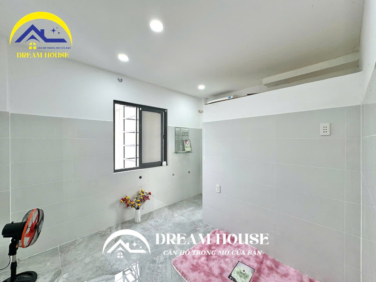 PHÒNG CỬA SỔ TRỜI NGAY HUIT