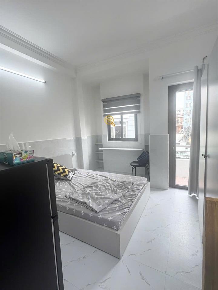 PHÒNG FULLY FURNISHED WITH BALCONY