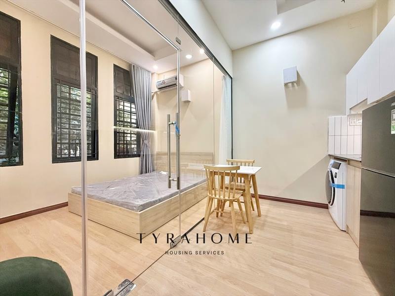 SERVICED APARTMENT FULLY FURNISHED WITH WINDOW