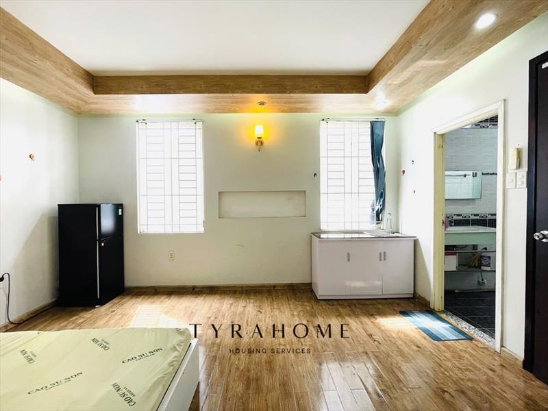 PHÒNG FULLY FURNISHED WITH WINDOW