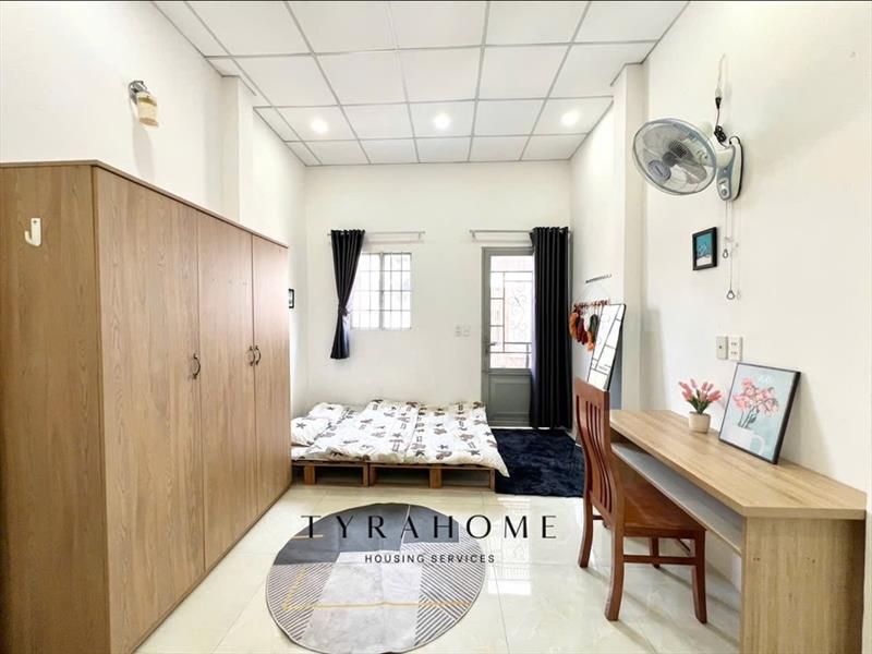 PHÒNG FULLY FURNISHED WITH BALCONY