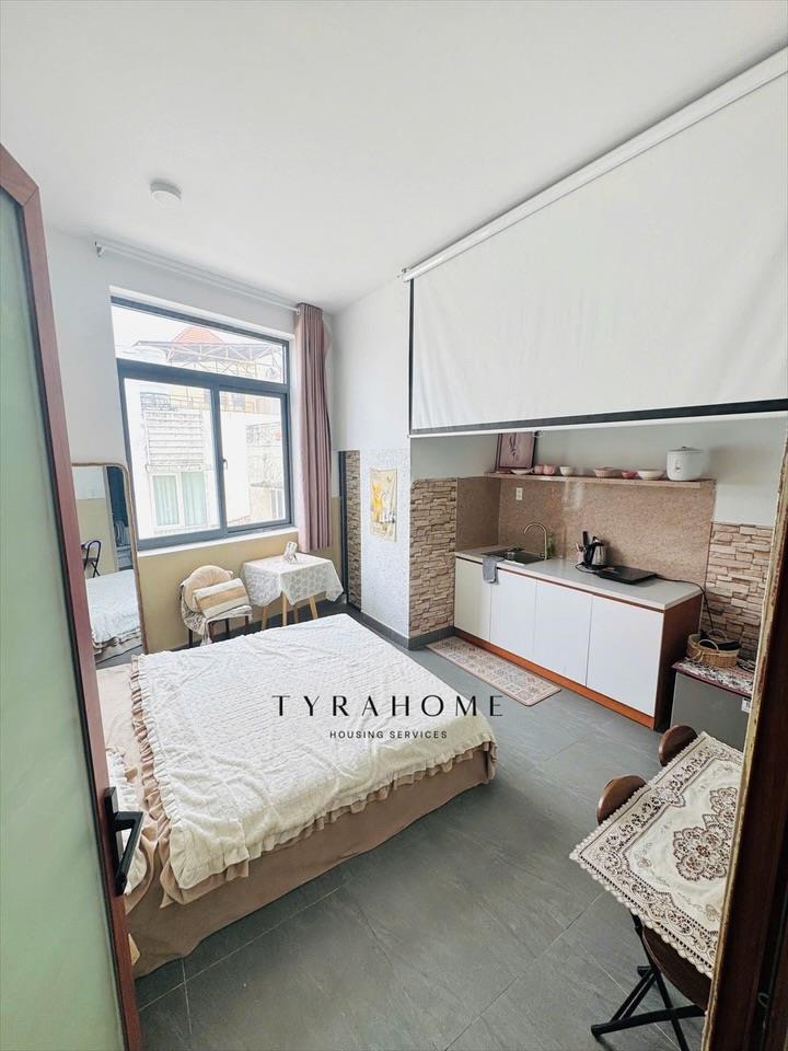 PHÒNG FULLY FURNISHED WITH BALCONY