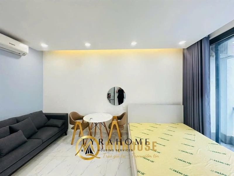 SERVICED APARTMENT FULLY FURNISHED WITH BALCONY