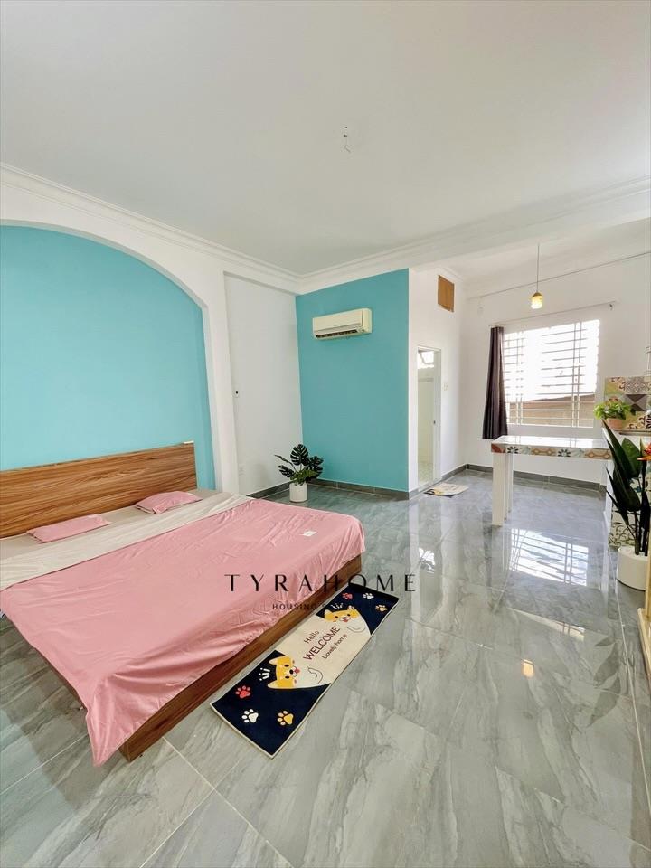 PHÒNG FULLY FURNISHED WITH WINDOW
