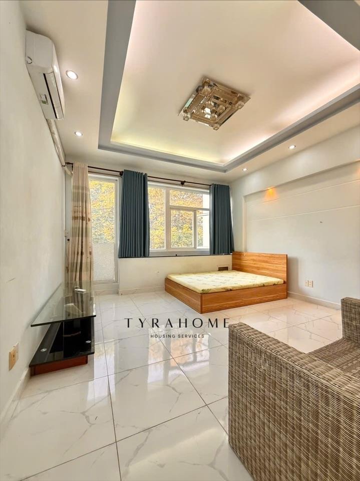 PHÒNG FULLY FURNISHED WITH WINDOW