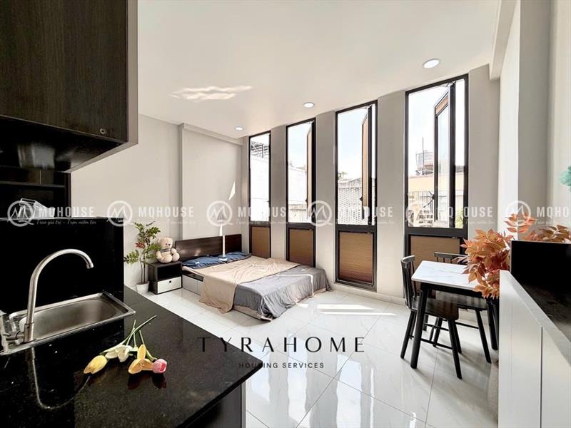 PHÒNG FULLY FURNISHED WITH WINDOW