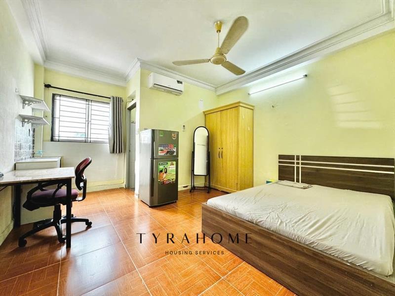 PHÒNG FULLY FURNISHED WITH WINDOW
