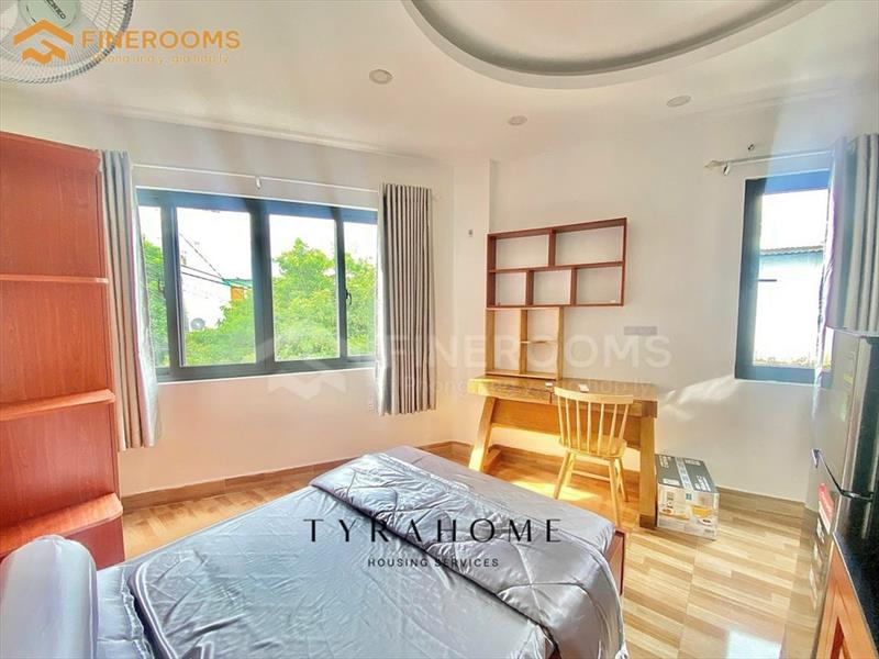 PHÒNG FULLY FURNISHED WITH WINDOW