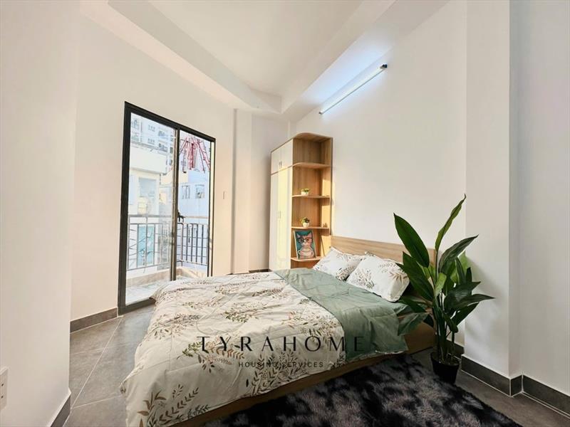 PHÒNG FULLY FURNISHED WITH BALCONY