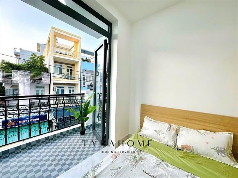 PHÒNG FULLY FURNISHED WITH BALCONY