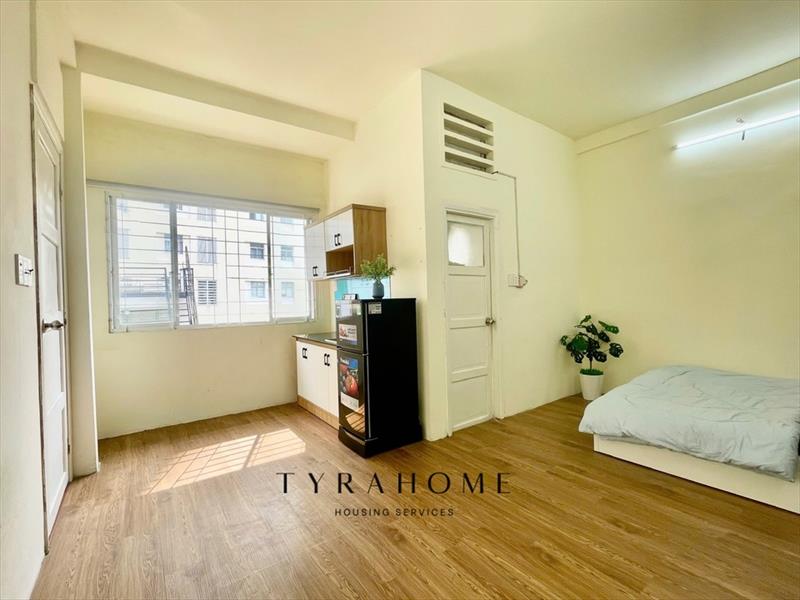PHÒNG FULLY FURNISHED WITH WINDOW