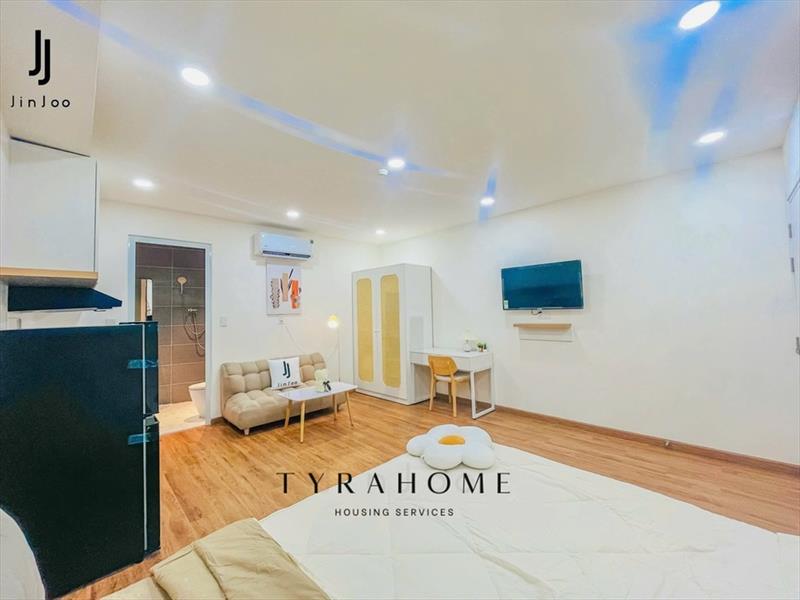 PHÒNG FULLY FURNISHED WITH WINDOW