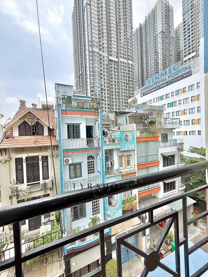 PHÒNG FULL NỘI THẤT CÓ BAN CÔNG