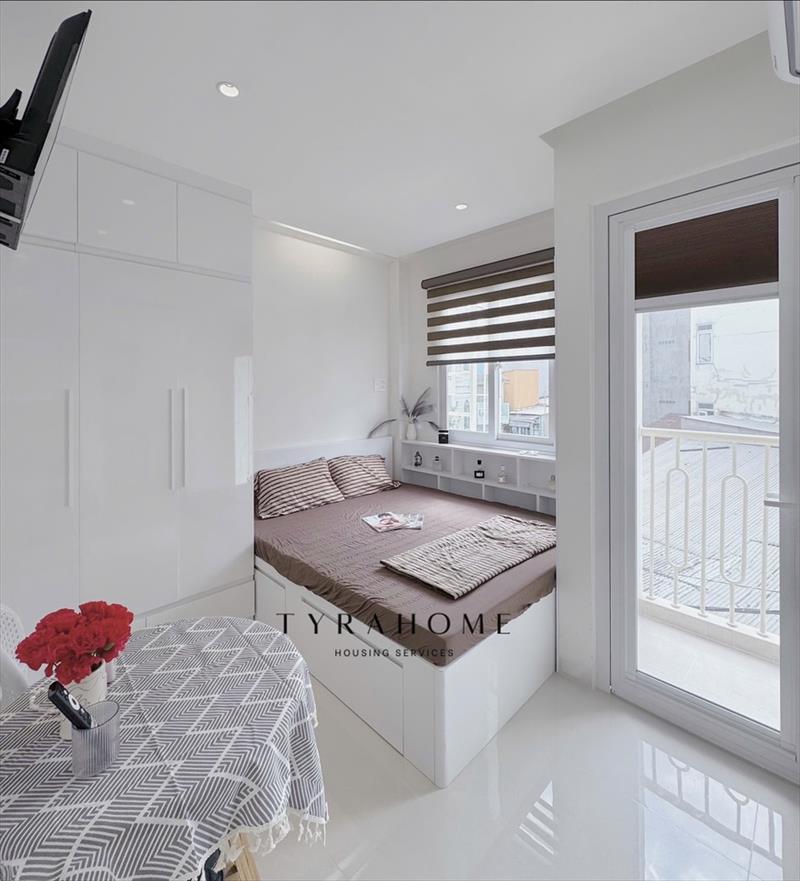 PHÒNG FULLY FURNISHED WITH BALCONY