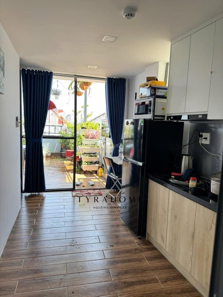 SERVICED APARTMENT FULLY FURNISHED WITH BALCONY