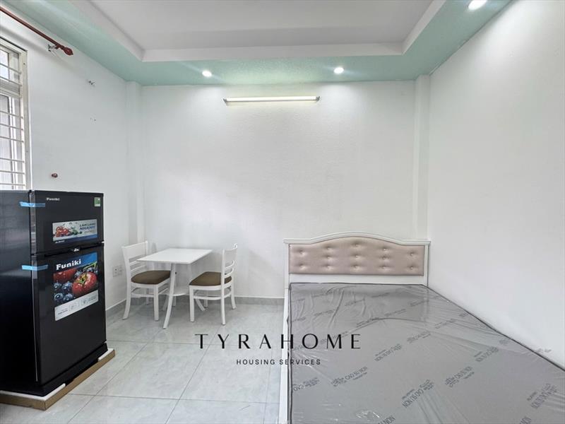 PHÒNG FULLY FURNISHED WITH WINDOW