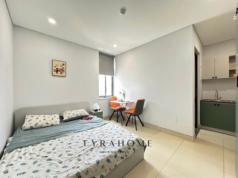 PHÒNG FULLY FURNISHED WITH WINDOW
