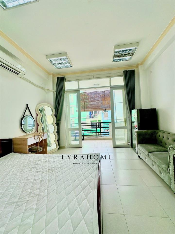 PHÒNG FULL NỘI THẤT CÓ BAN CÔNG
