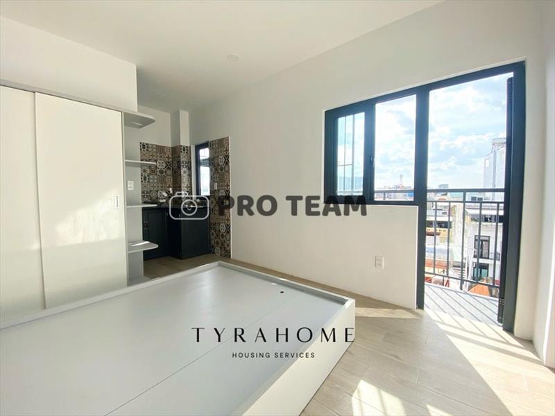 PHÒNG FULLY FURNISHED WITH BALCONY
