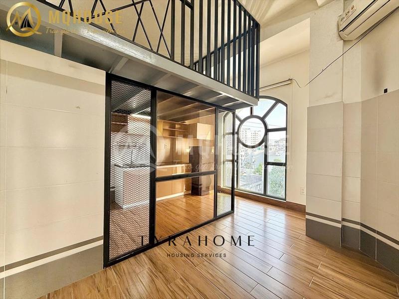 PHÒNG FULLY FURNISHED WITH WINDOW