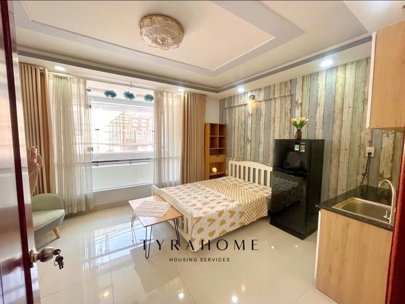 PHÒNG FULLY FURNISHED WITH WINDOW