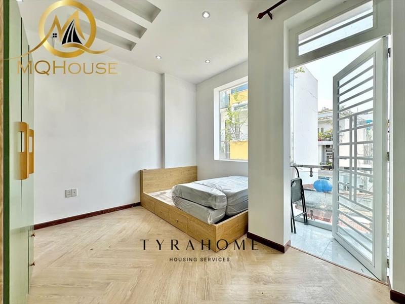 PHÒNG FULLY FURNISHED WITH BALCONY