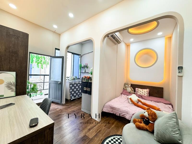PHÒNG FULLY FURNISHED WITH BALCONY