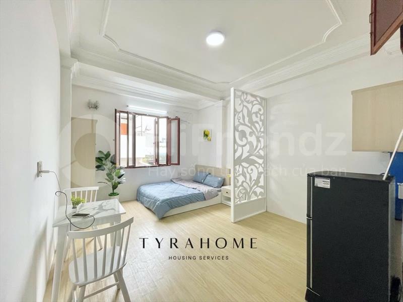 PHÒNG FULLY FURNISHED WITH WINDOW