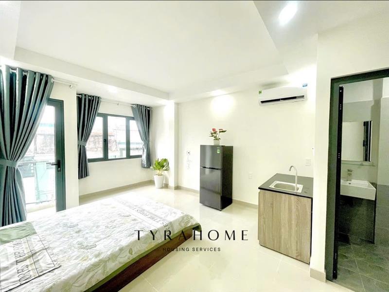 PHÒNG FULLY FURNISHED WITH BALCONY
