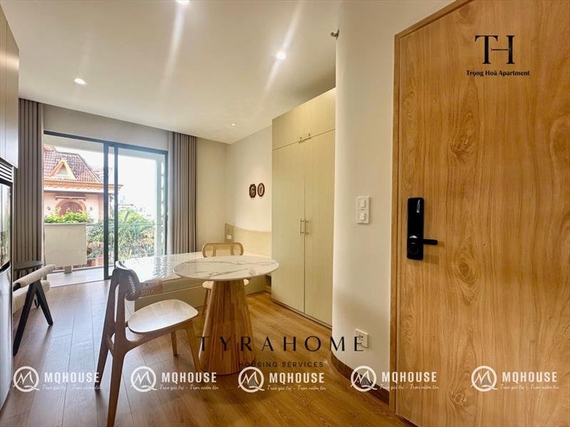 SERVICED APARTMENT FULLY FURNISHED WITH BALCONY