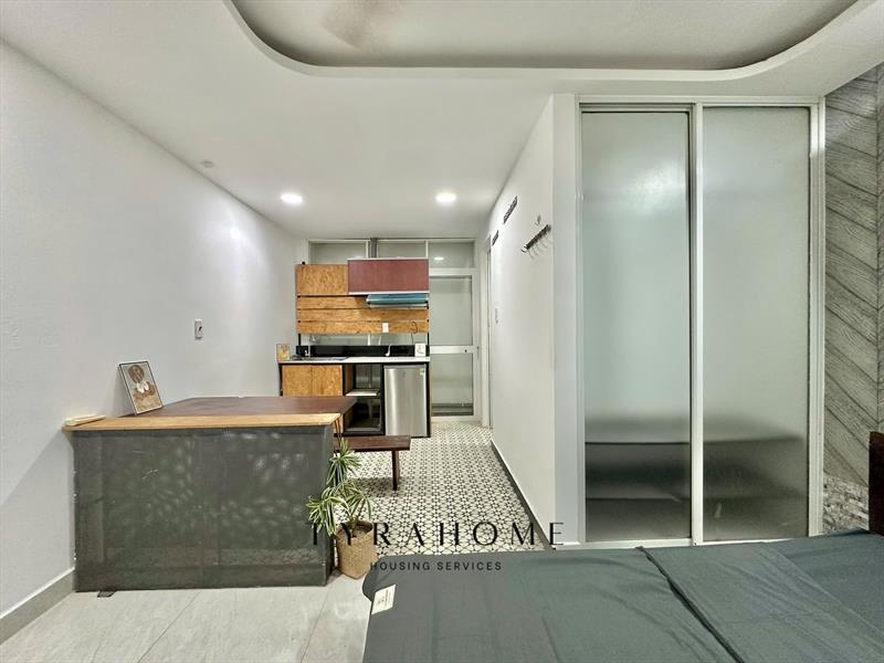 PHÒNG FULLY FURNISHED WITH WINDOW