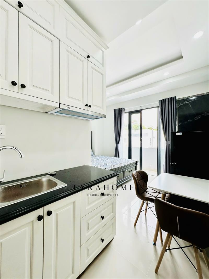 PHÒNG FULLY FURNISHED MÁY GIẶT RIÊNG WITH BALCONY