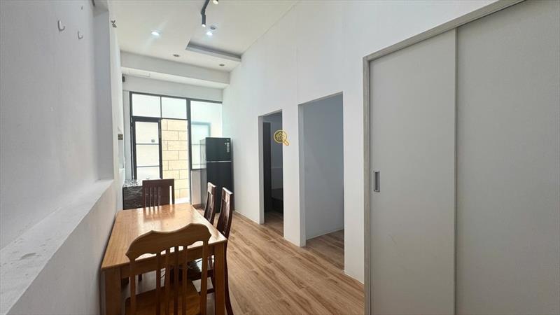 SERVICED APARTMENT FULLY FURNISHED WITH WINDOW