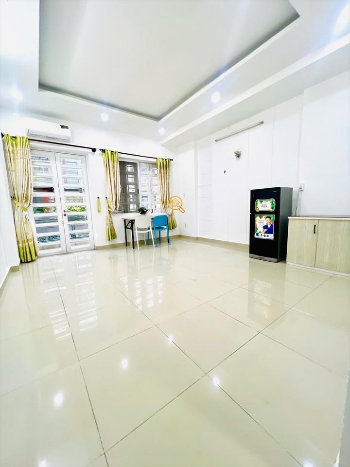 PHÒNG FULLY FURNISHED WITH BALCONY
