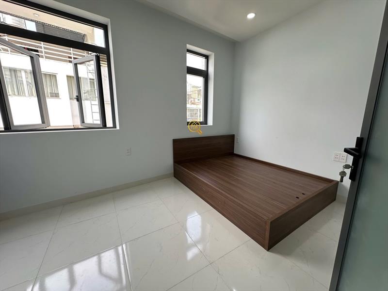 PHÒNG FULLY FURNISHED WITH WINDOW