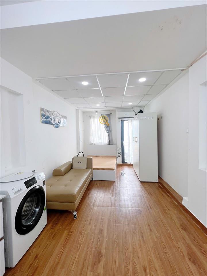 PHÒNG FULLY FURNISHED WITH BALCONY