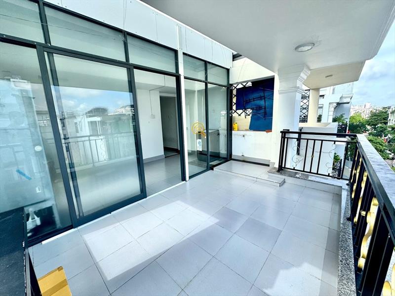 SERVICED APARTMENT FULLY FURNISHED MÁY GIẶT RIÊNG WITH BALCONY