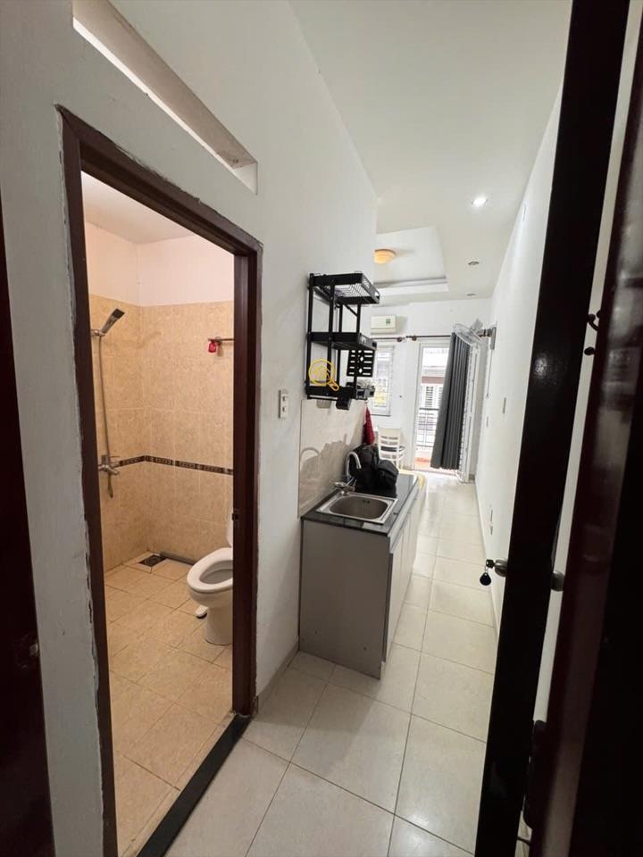 PHÒNG FULLY FURNISHED WITH BALCONY