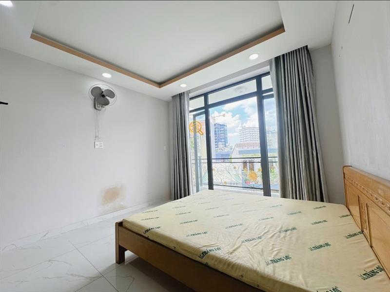 PHÒNG FULLY FURNISHED WITH BALCONY